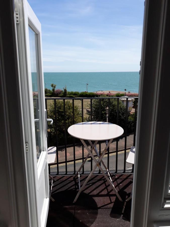 Breakers Bed And Breakfast Eastbourne Kültér fotó