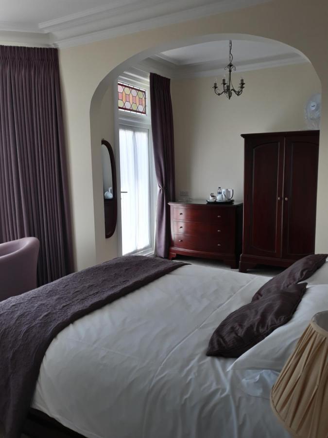 Breakers Bed And Breakfast Eastbourne Kültér fotó