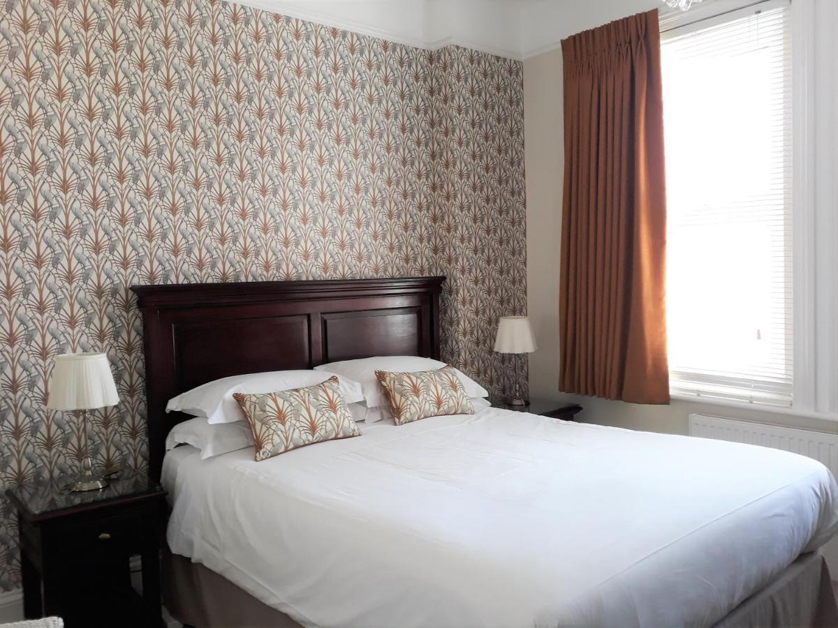 Breakers Bed And Breakfast Eastbourne Kültér fotó