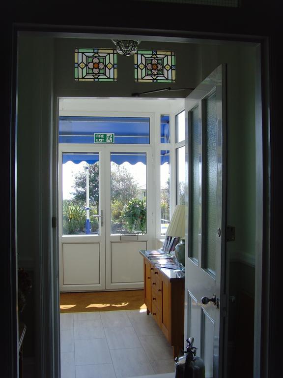 Breakers Bed And Breakfast Eastbourne Kültér fotó