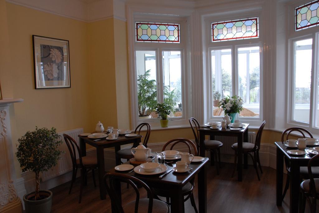 Breakers Bed And Breakfast Eastbourne Kültér fotó