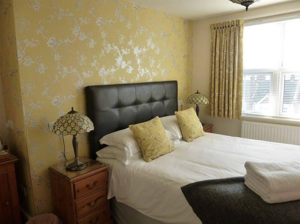 Breakers Bed And Breakfast Eastbourne Kültér fotó
