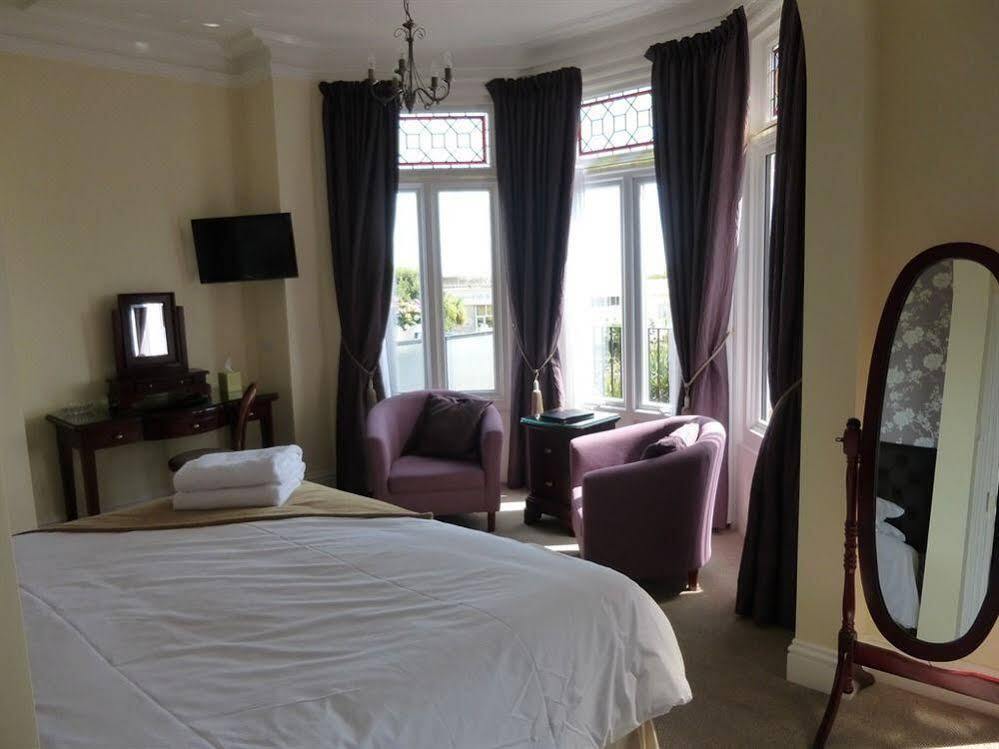 Breakers Bed And Breakfast Eastbourne Kültér fotó