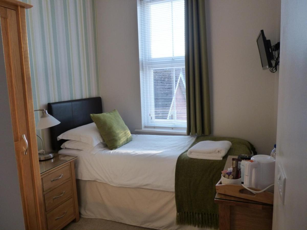 Breakers Bed And Breakfast Eastbourne Kültér fotó